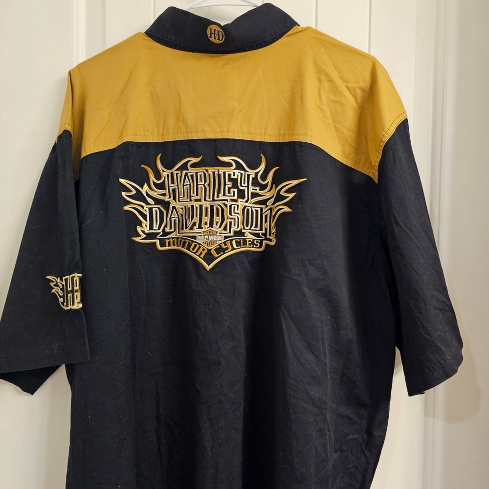 Men’s Harley-Davidson short sleeve button-down shirt, size 2 XL